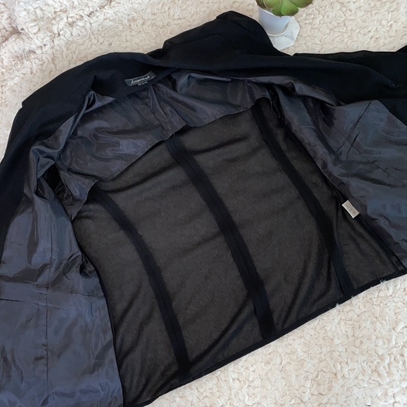 Women’s Black Mixed Material Blazer - Picture 9 of 9